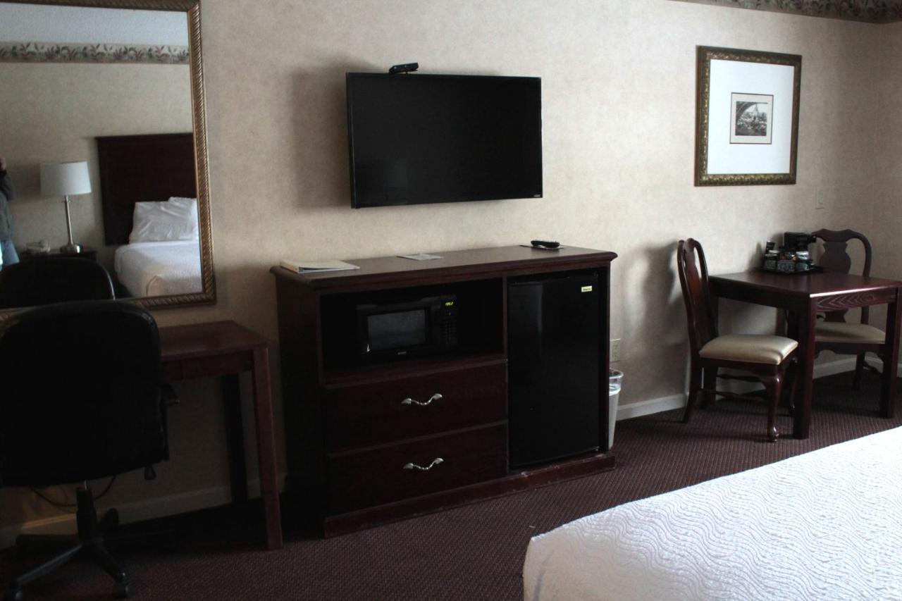 Shiretown Inn & Suites Houlton Extérieur photo