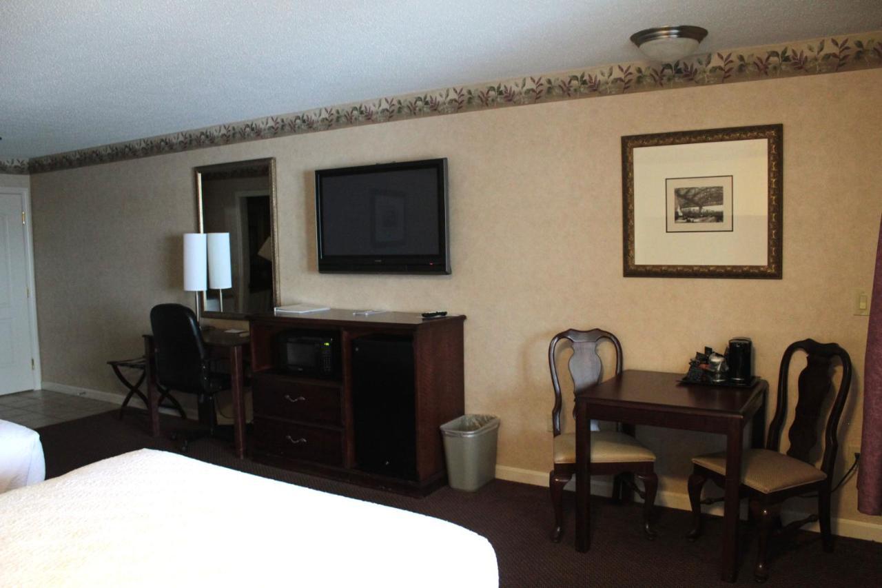 Shiretown Inn & Suites Houlton Extérieur photo