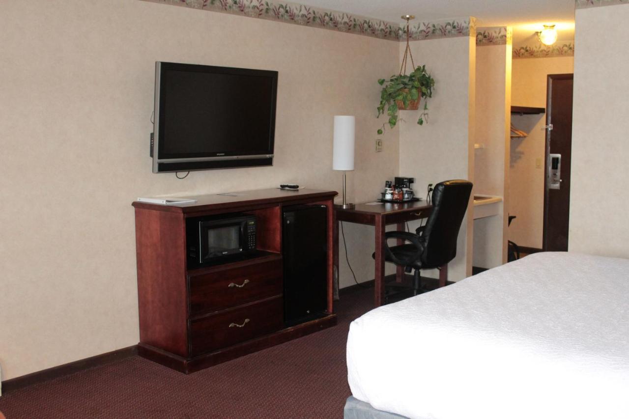 Shiretown Inn & Suites Houlton Extérieur photo