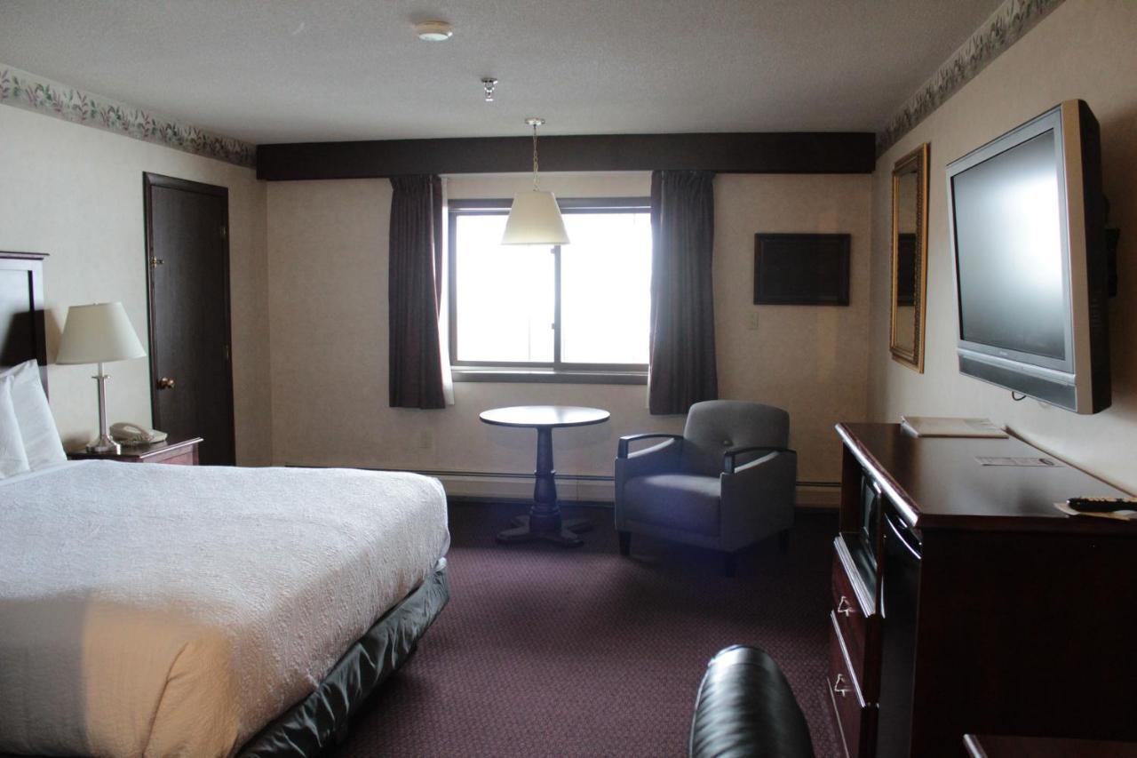 Shiretown Inn & Suites Houlton Extérieur photo