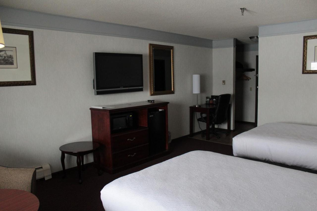 Shiretown Inn & Suites Houlton Extérieur photo