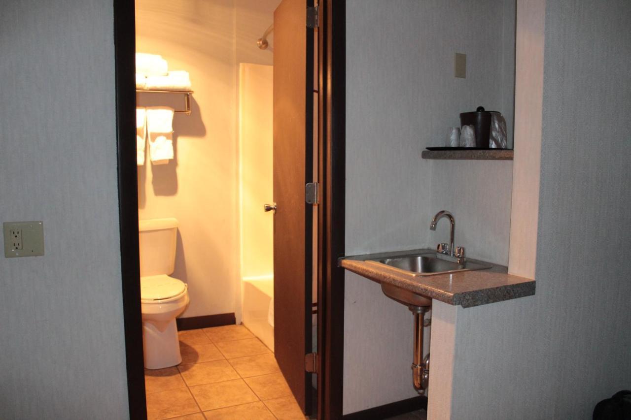 Shiretown Inn & Suites Houlton Extérieur photo